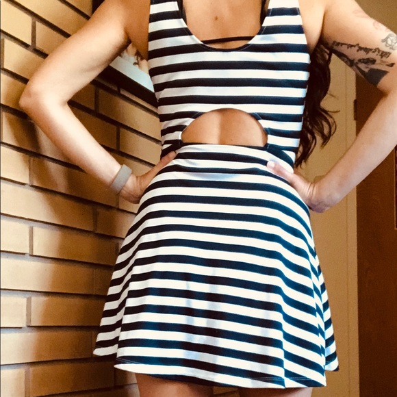 H&M Skater Dress - Picture 6 of 6